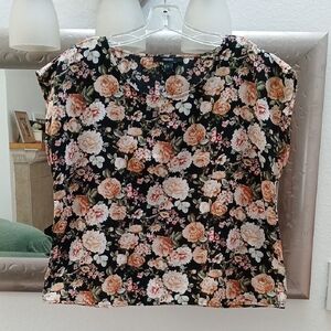 🩷3 FOR $15🩷 Forever 21 Black Floral Blouse